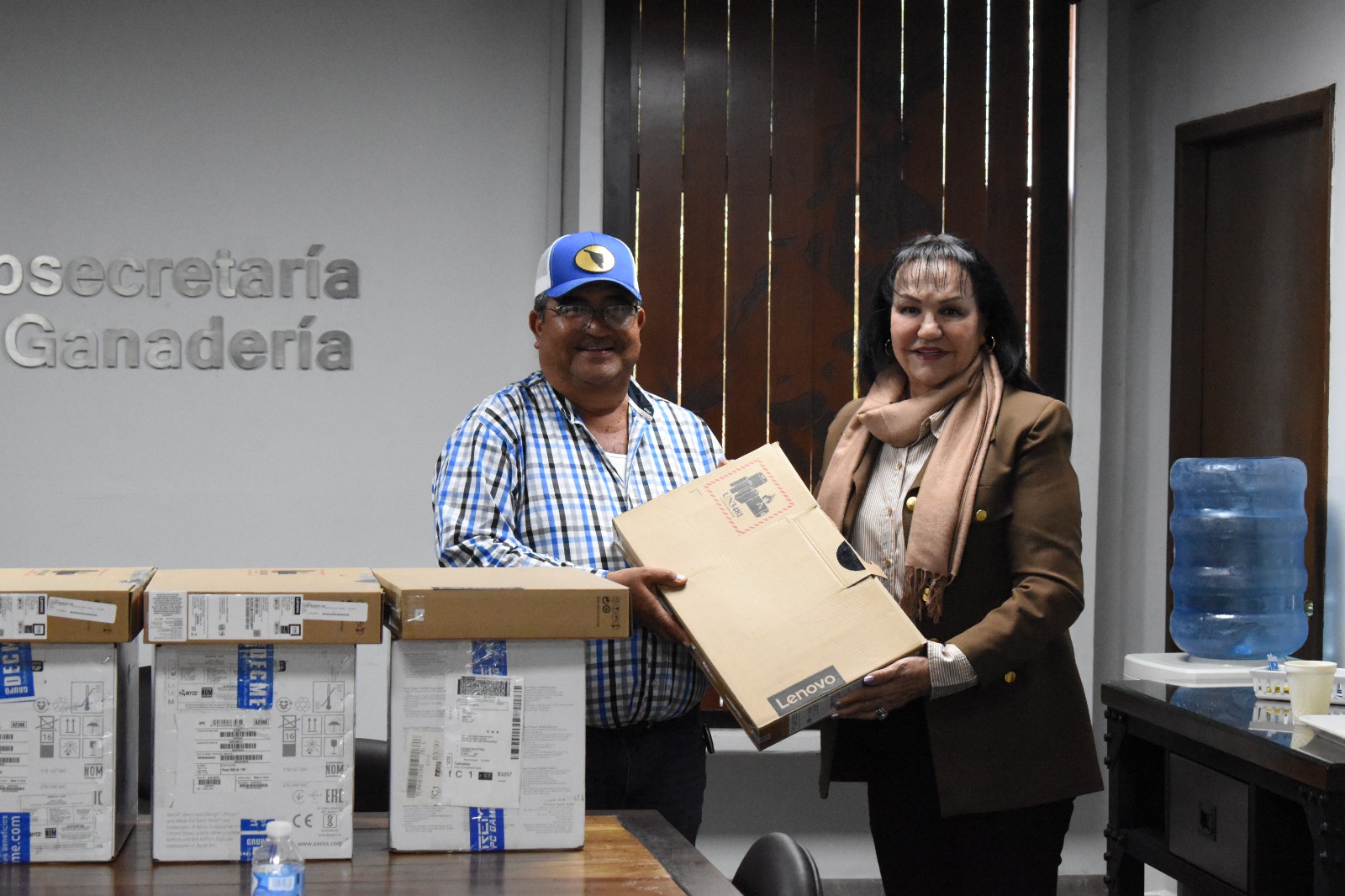 Entregan equipo de cómputo para la realización del REEMO a Inspectores de Ganadería